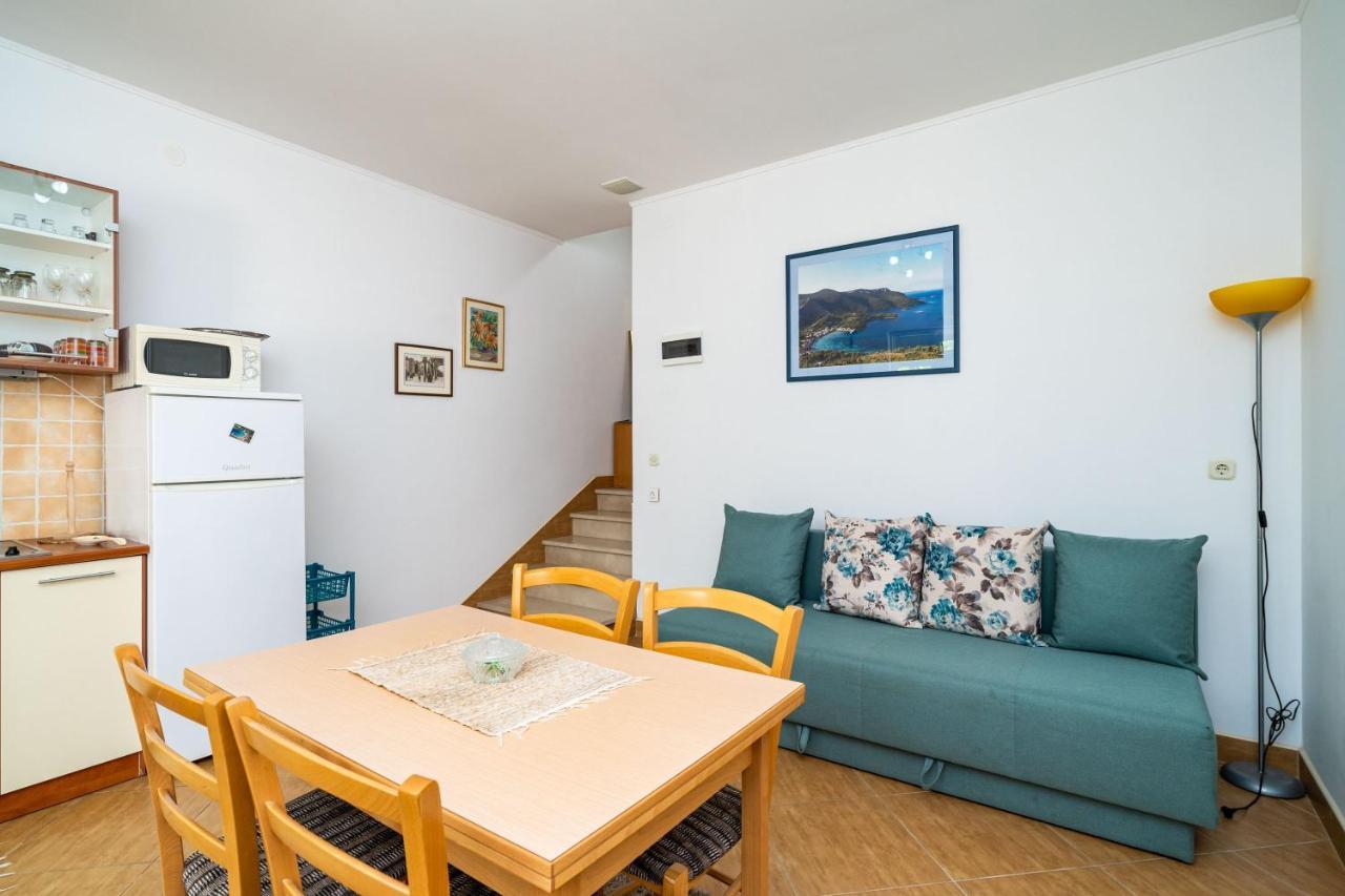 Apartments By The Sea Zuljana, Peljesac - 10233 Exterior photo